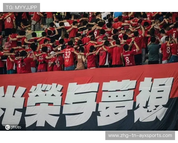 成都蓉城一次斜插直接挑战禁区深处