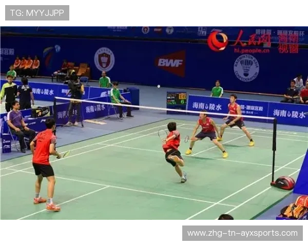 “羽毛球挑战:简阳文体中心赛场精英选手争夺世界之巅”