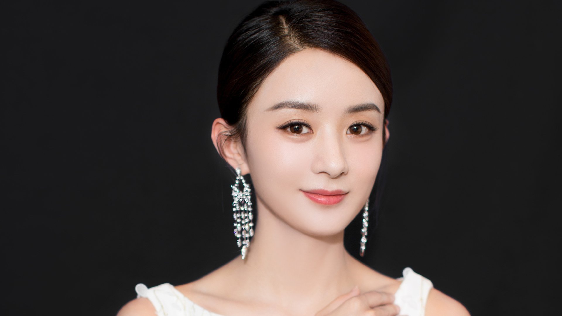 爱游戏app安装-羽毛球全明星表演赛公益与竞技并重，羽毛球比赛人员名单